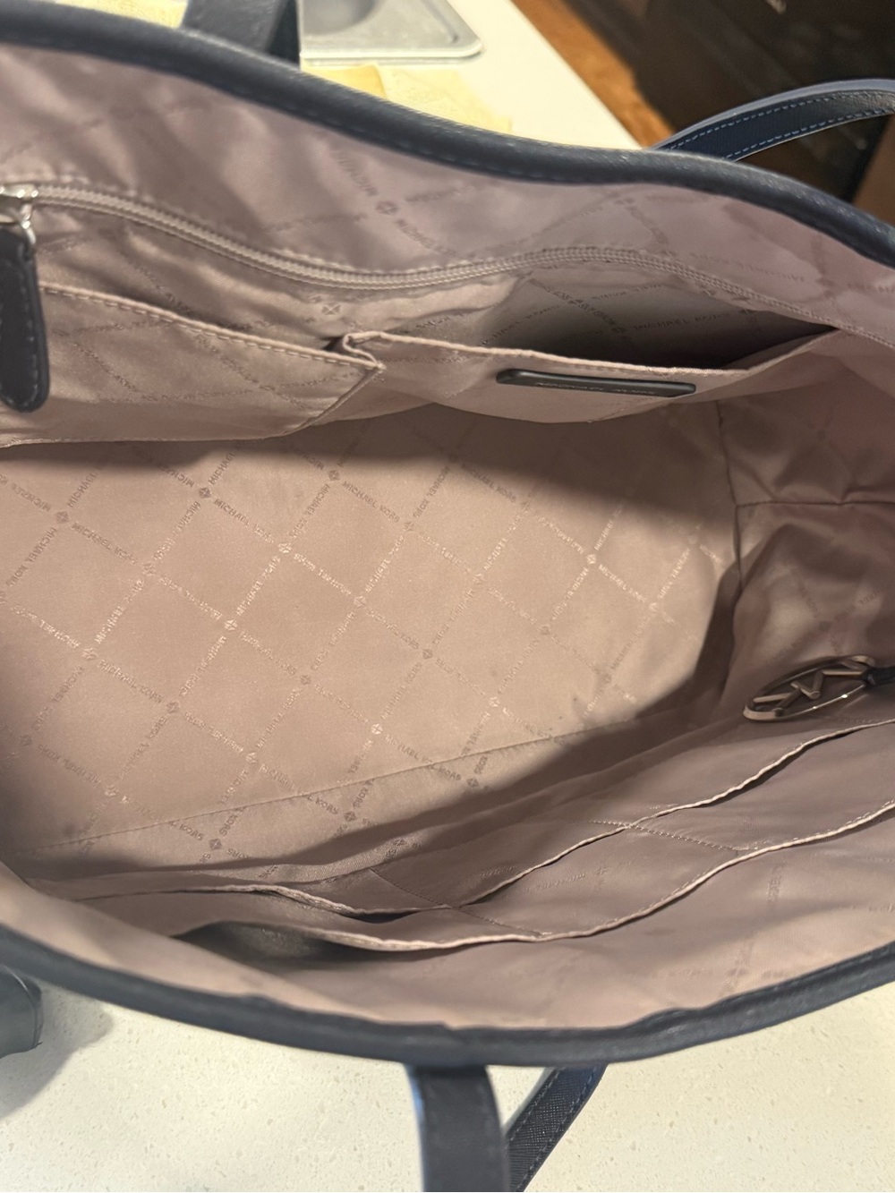 Michael Kors Signature Jet Set Travel Large Drawstring Tote with Center Stripe. - Picture 7 of 13
